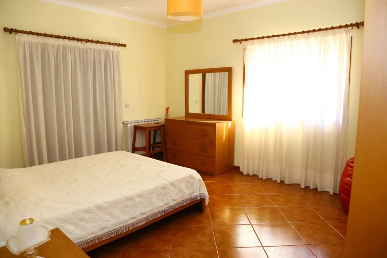 Moradia T4 para Venda em Raimonda Foto 23