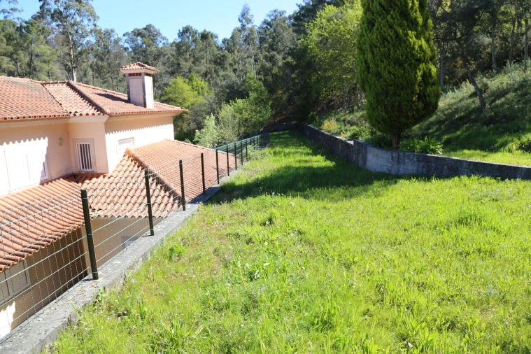 Moradia T4 para Venda em Raimonda Foto 42