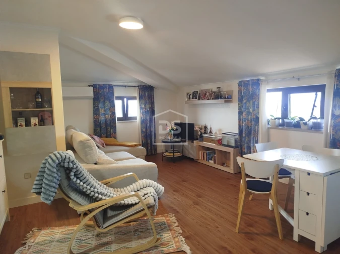 Apartamento T2 para Venda em Currelos, Papízios e Sobral Foto 1