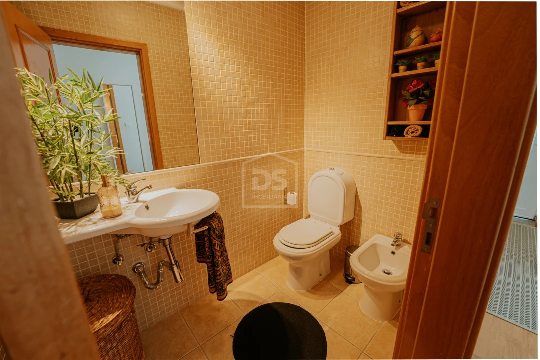 Moradia T4 para Venda em Fragosela Foto 19