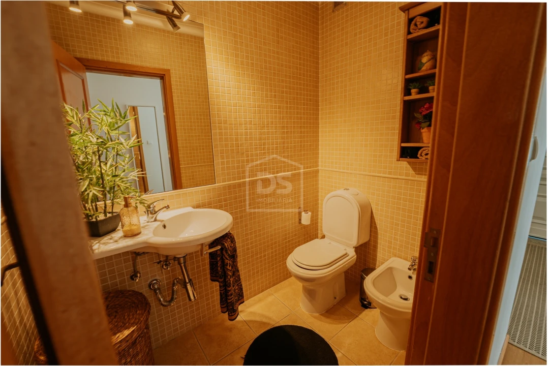 Moradia T4 para Venda em Fragosela Foto 18