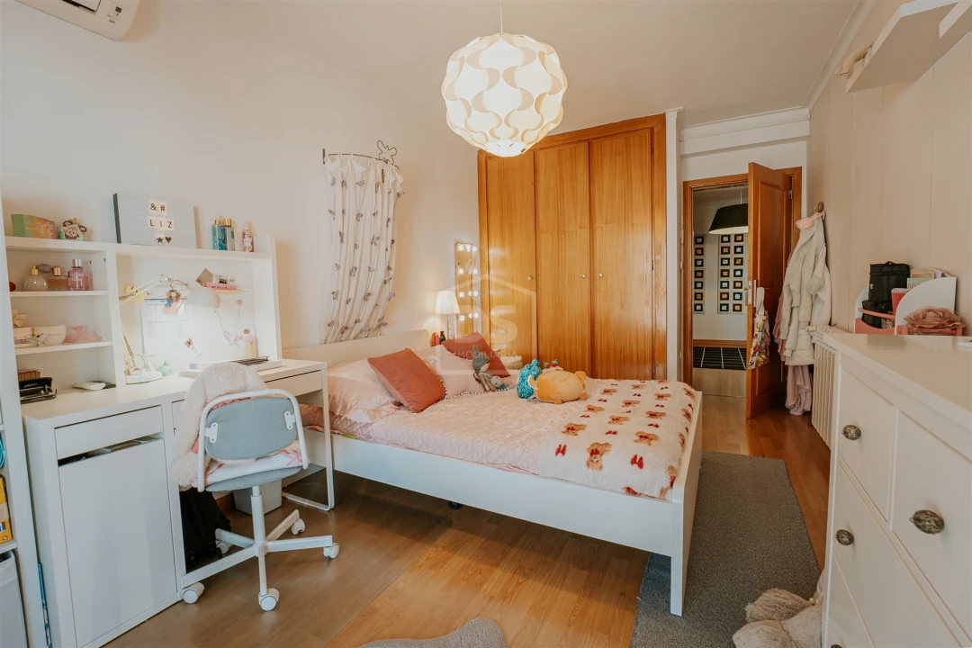 Moradia T4 para Venda em Fragosela Foto 24