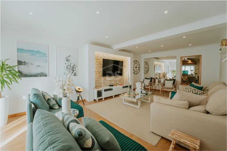 Moradia T4 para Venda em Fragosela Foto 6