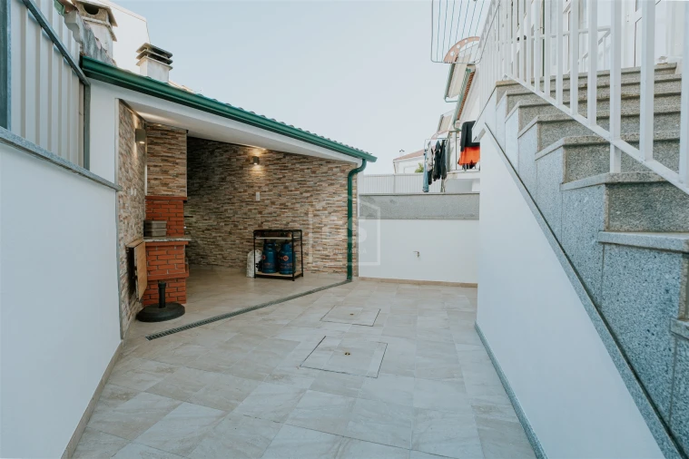 Moradia T4 para Venda em Fragosela Foto 47