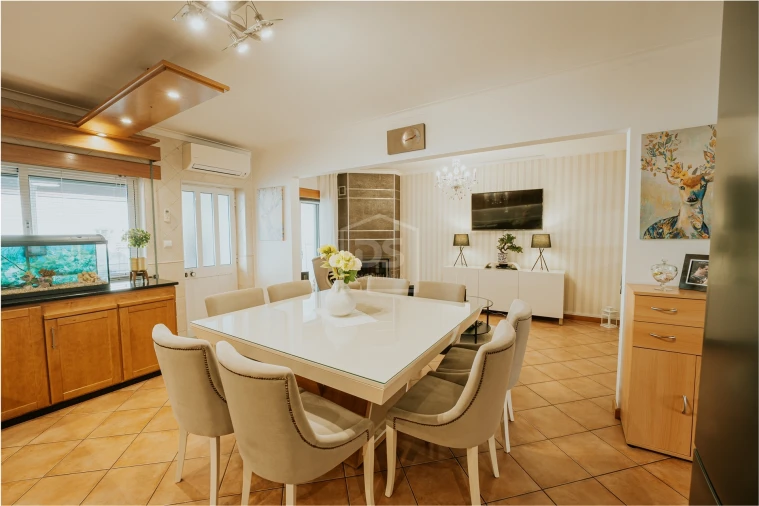 Moradia T4 para Venda em Fragosela Foto 12