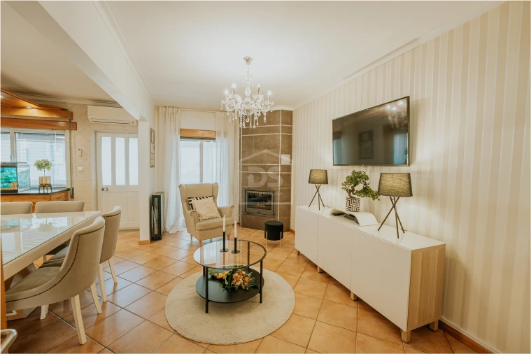 Moradia T4 para Venda em Fragosela Foto 15