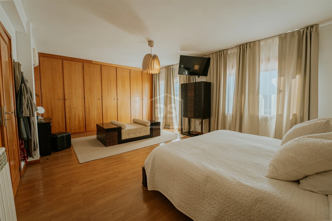 Moradia T4 para Venda em Fragosela Foto 37