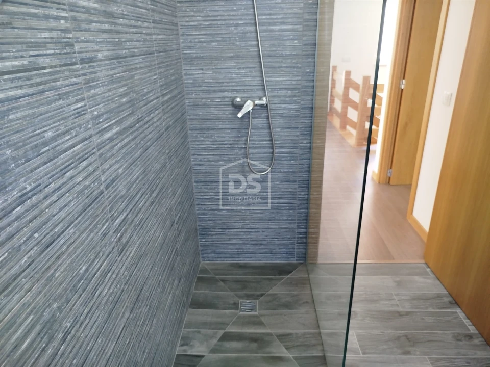 Moradia T5 para Venda em Buarcos Foto 52