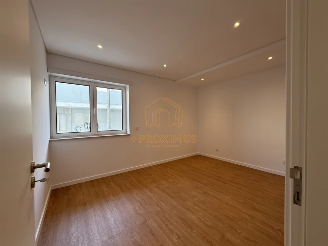 Apartamento T3 para Venda em Buarcos Foto 9