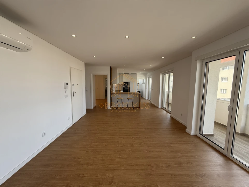 Apartamento T3 para Venda em Buarcos Foto 4