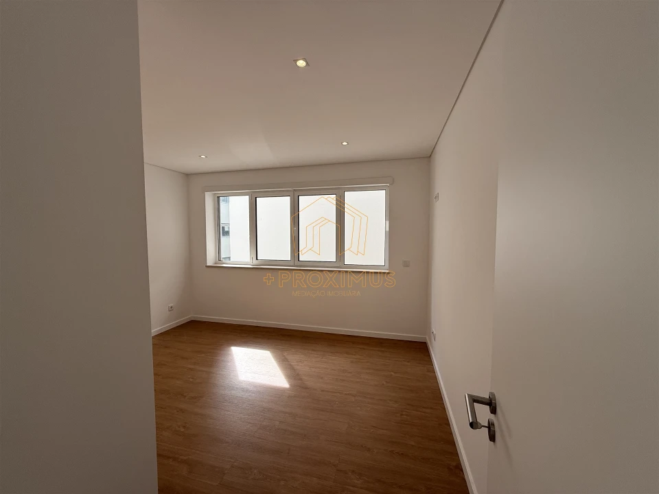 Apartamento T3 para Venda em Buarcos Foto 14