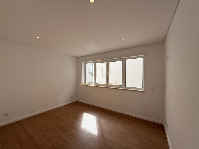 Apartamento T3 para Venda em Buarcos Foto 16