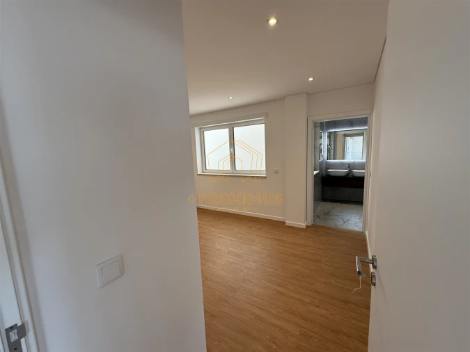 Apartamento T3 para Venda em Buarcos Foto 10