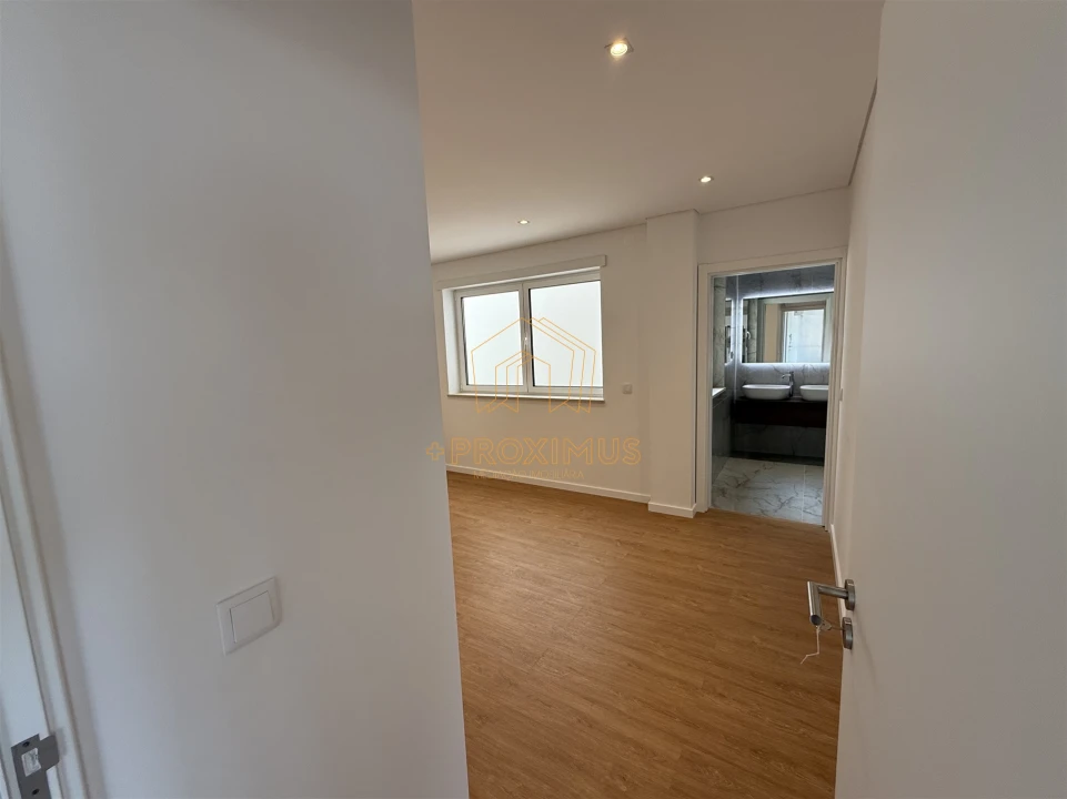 Apartamento T3 para Venda em Buarcos Foto 10