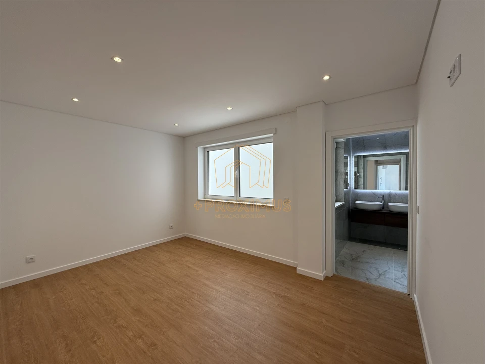 Apartamento T3 para Venda em Buarcos Foto 11