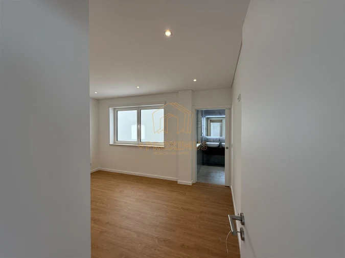 Apartamento T3 para Venda em Buarcos Foto 12