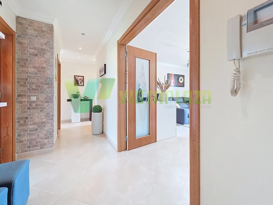 Apartamento T3 para Venda em Portimão Foto 5