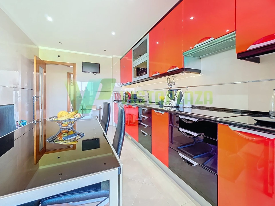 Apartamento T3 para Venda em Portimão Foto 3