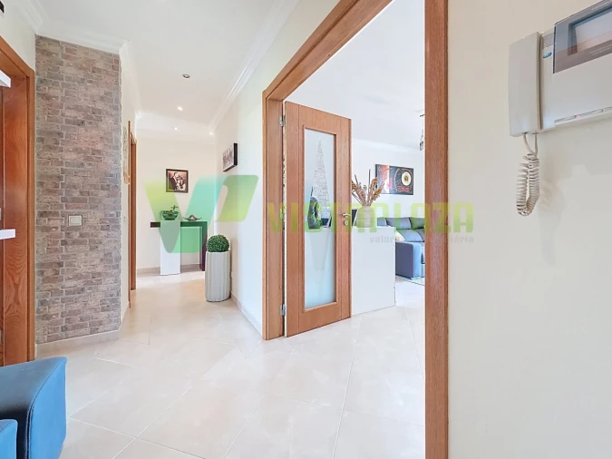 Apartamento T3 para Venda em Portimão Foto 5