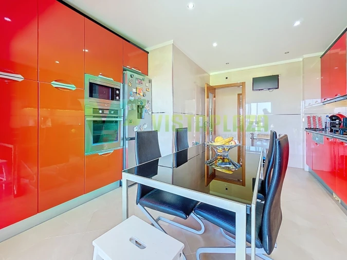 Apartamento T3 para Venda em Portimão Foto 2