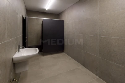 Armazém para Arrendamento em Vilarinho das Cambas