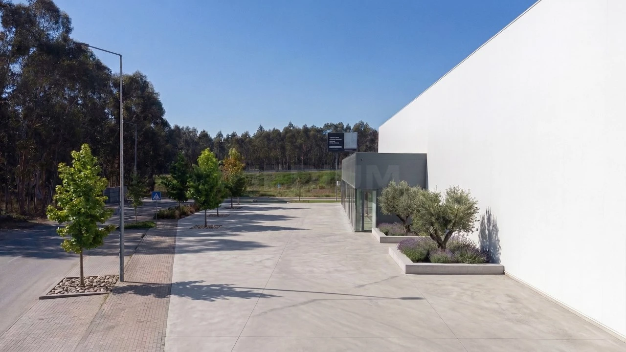 Armazém para Arrendamento em Vilarinho das Cambas Foto 6