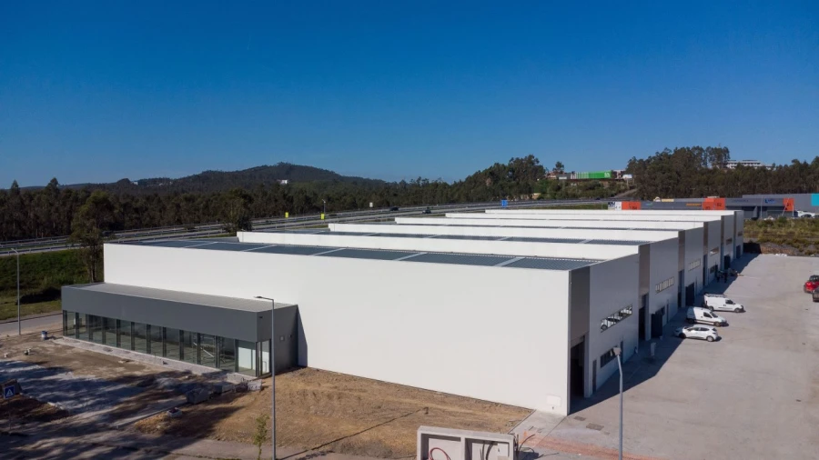 Armazém para Arrendamento em Vilarinho das Cambas