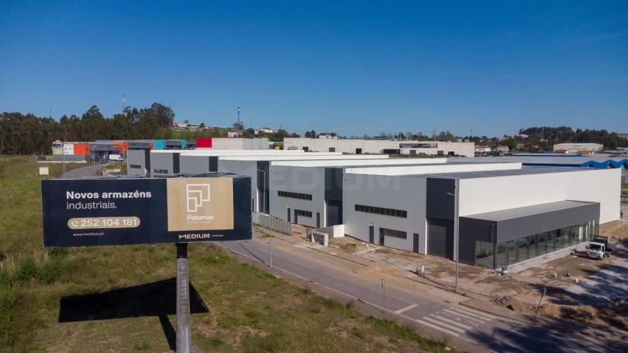 Armazém para Arrendamento em Vilarinho das Cambas Foto 9