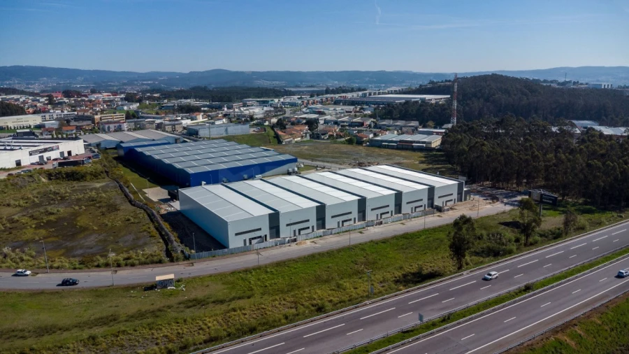 Armazém para Arrendamento em Vilarinho das Cambas