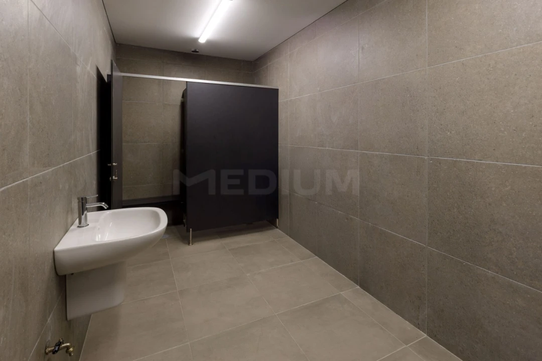 Armazém para Arrendamento em Vilarinho das Cambas Foto 6