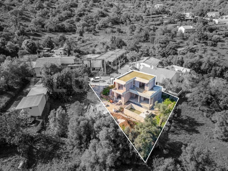 Moradia T3 para Venda em Salir Foto 1