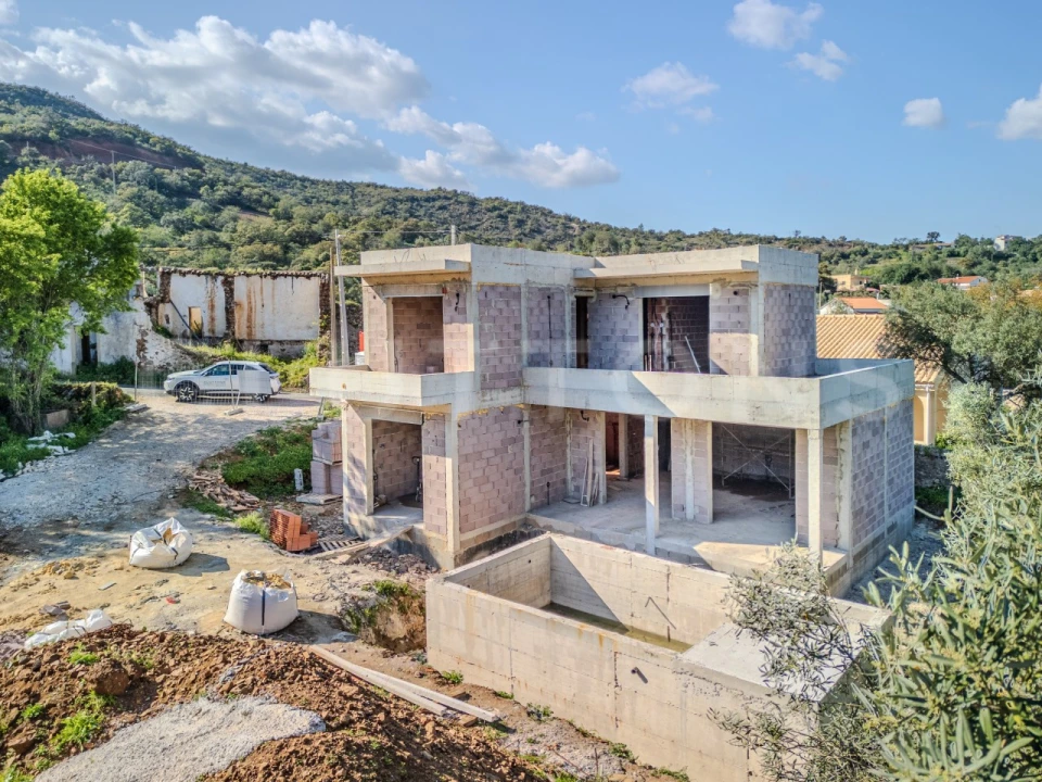 Moradia T3 para Venda em Salir Foto 11