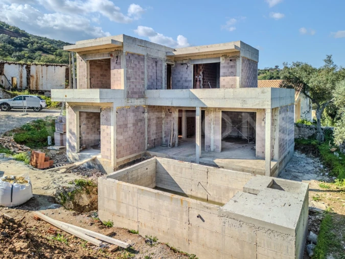 Moradia T3 para Venda em Salir Foto 2