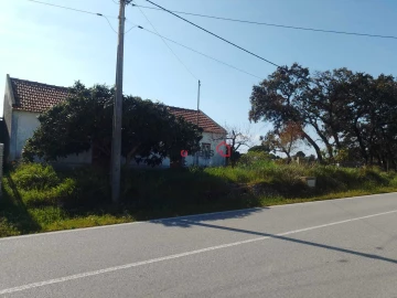 Terreno para Venda em Azoia de Cima e Tremês