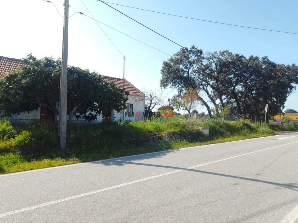 Terreno para Venda em Azoia de Cima e Tremês Foto 1
