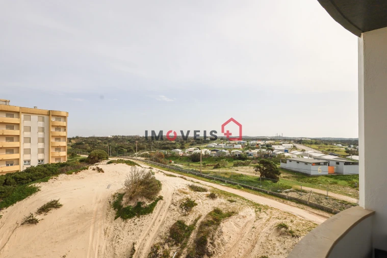 Apartamento T2 para Venda em Coimbrão Foto 17