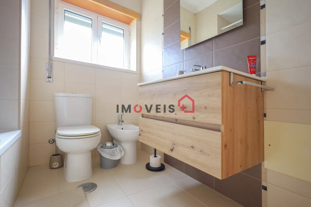 Apartamento T2 para Venda em Coimbrão Foto 15