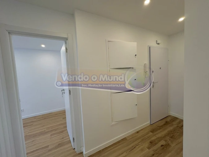 Apartamento T2 para Venda em Odivelas Foto 12