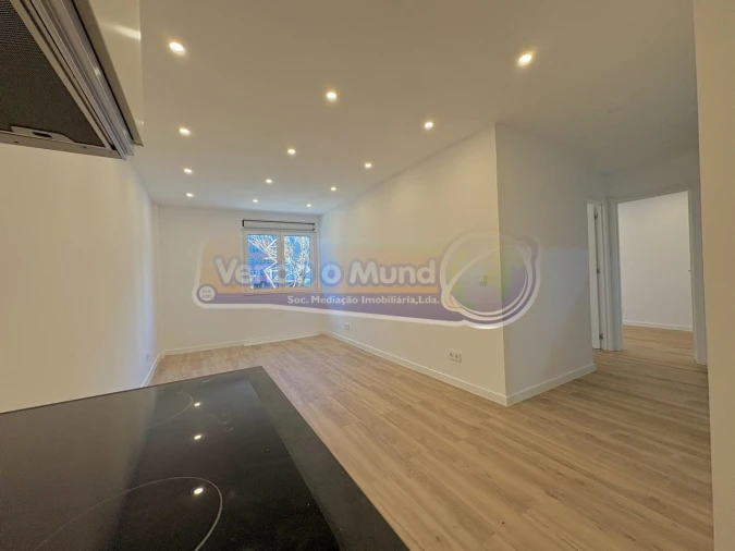 Apartamento T2 para Venda em Odivelas Foto 4