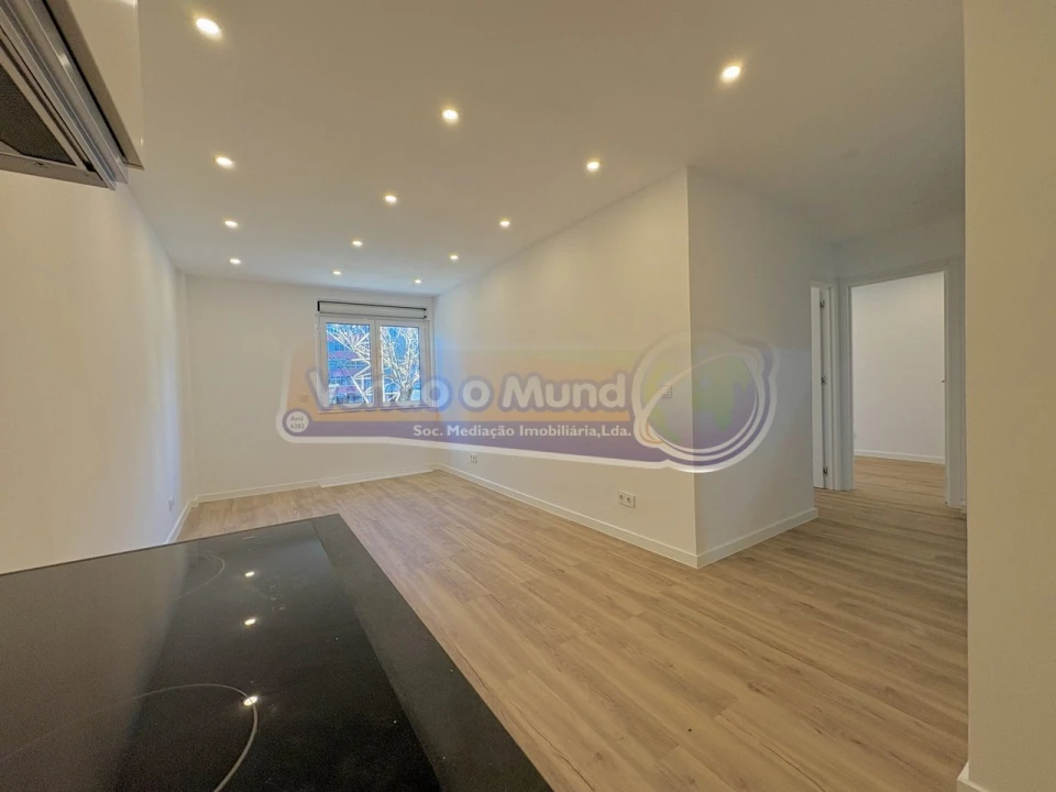 Apartamento T2 para Venda em Odivelas Foto 5