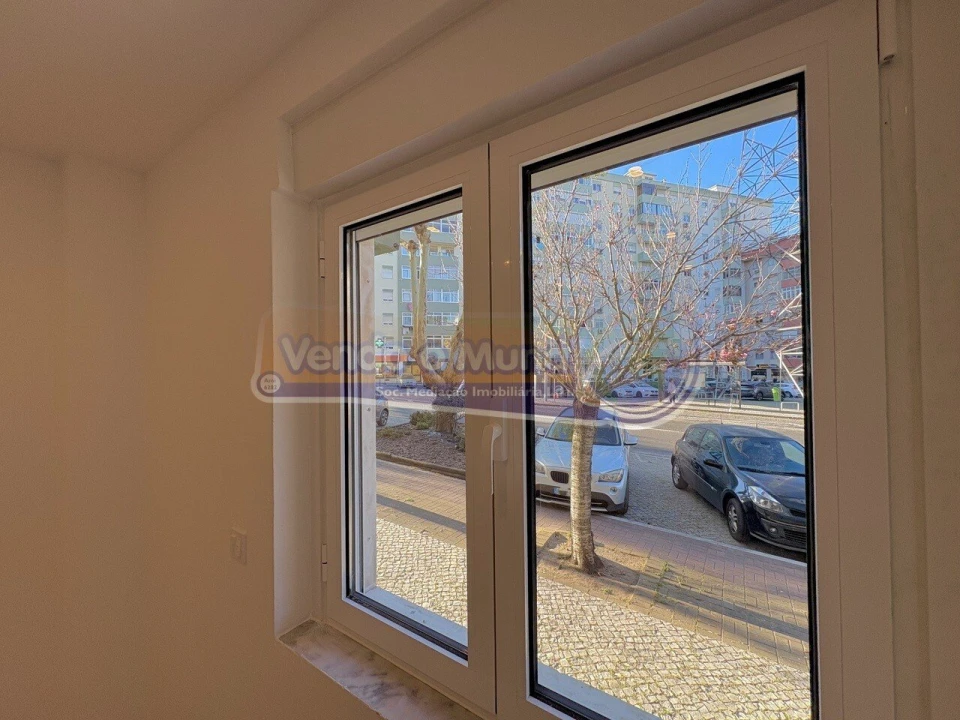 Apartamento T2 para Venda em Odivelas Foto 7