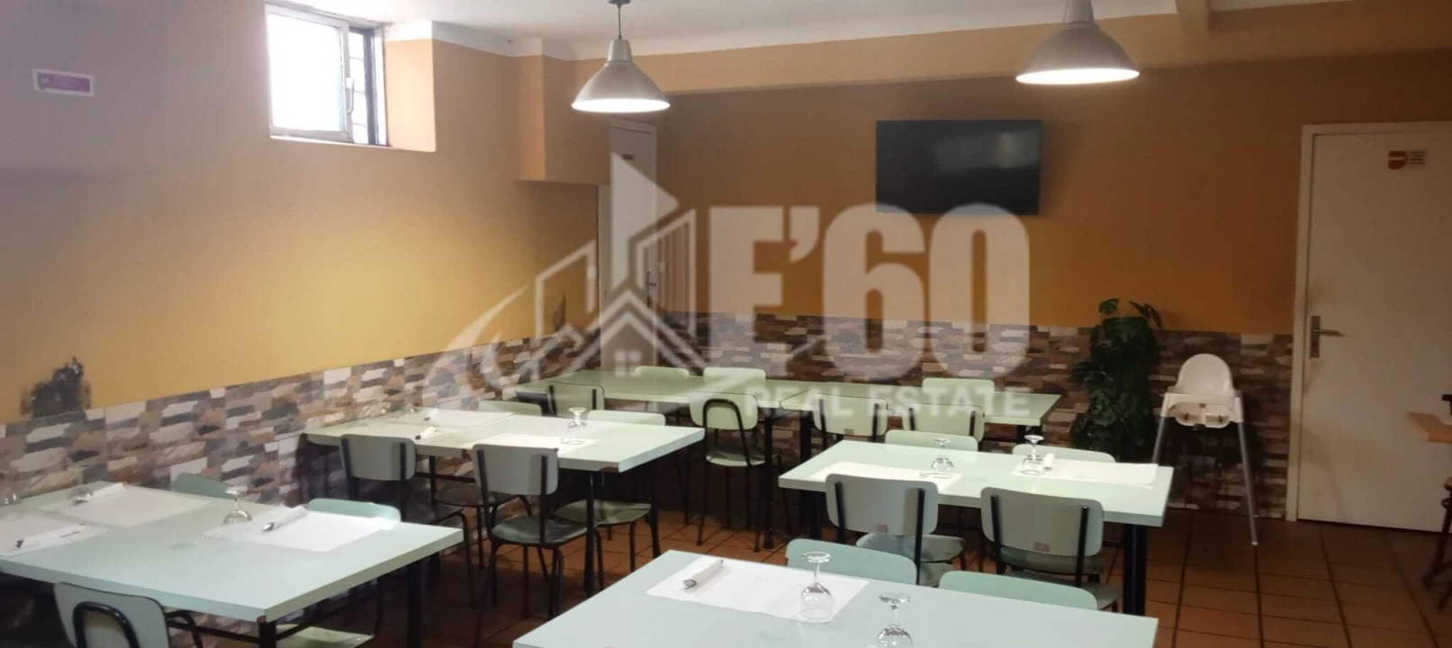 Negócio para Venda em Arcozelo Foto 2