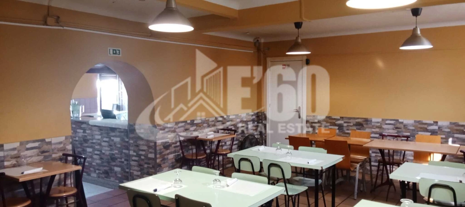 Negócio para Venda em Arcozelo Foto 10