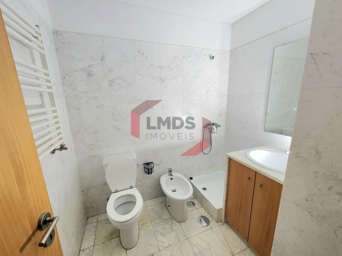 Apartamento T2 para Venda em Oliveira do Douro Foto 13