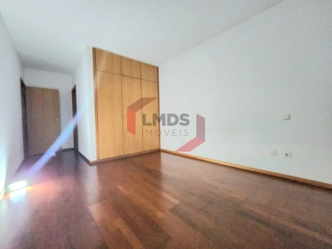 Apartamento T2 para Venda em Oliveira do Douro Foto 18