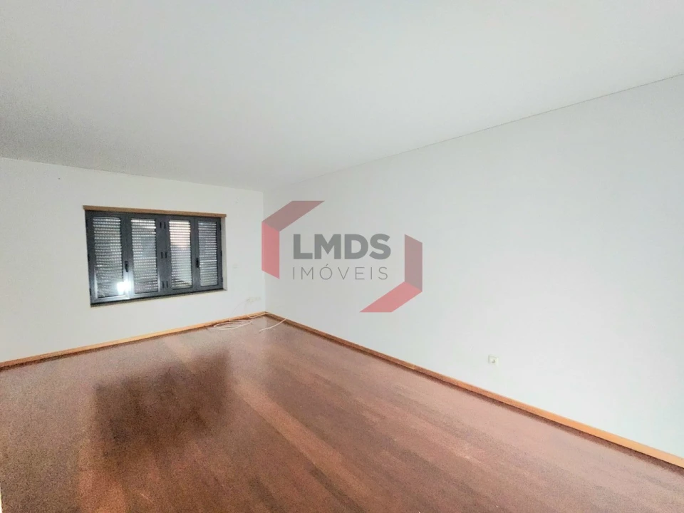 Apartamento T2 para Venda em Oliveira do Douro Foto 6