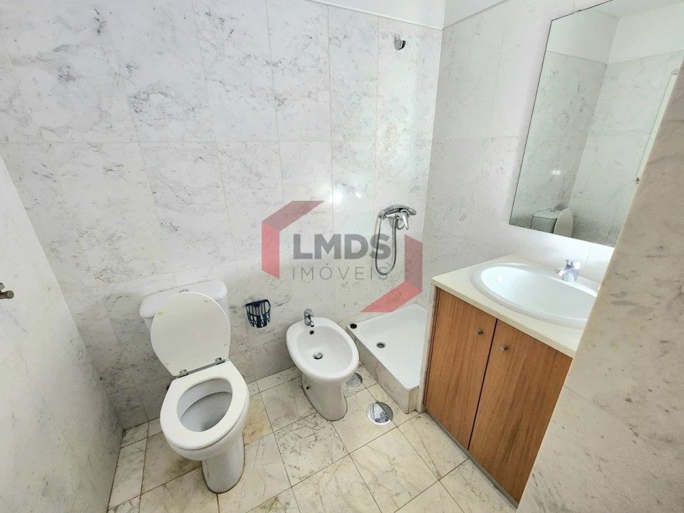 Apartamento T2 para Venda em Oliveira do Douro Foto 14