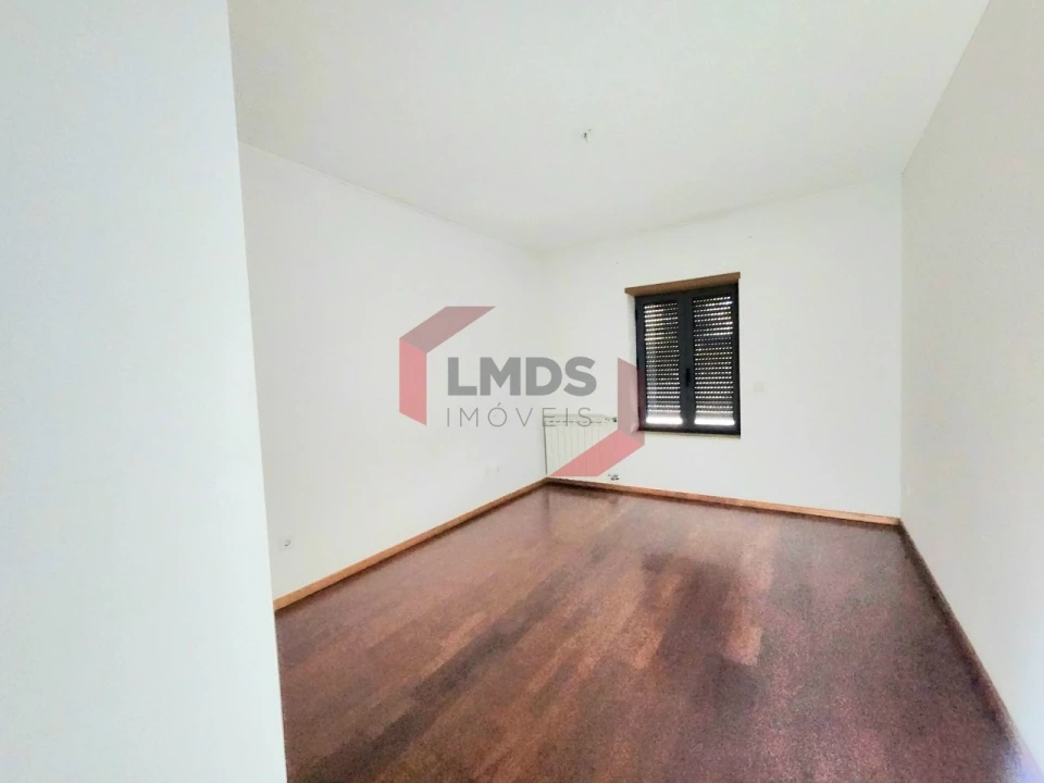 Apartamento T2 para Venda em Oliveira do Douro Foto 19