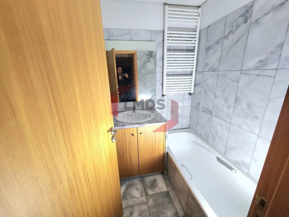 Apartamento T2 para Venda em Oliveira do Douro Foto 20