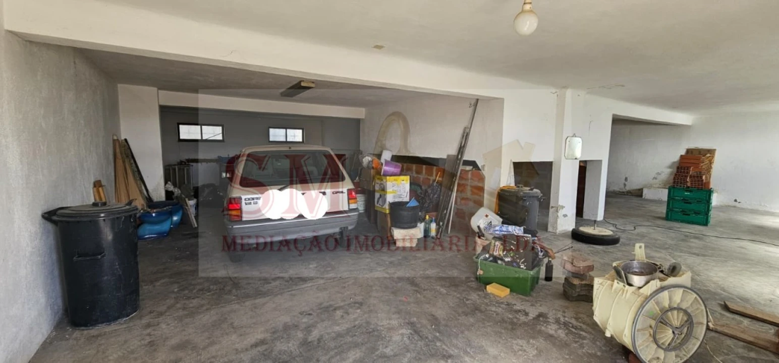 Garagem para Venda em Gaio-Rosário e Sarilhos Pequenos Foto 7